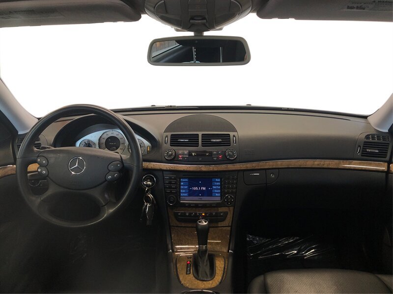 Used 2008 Mercedes-Benz E 350 Sedan image 23