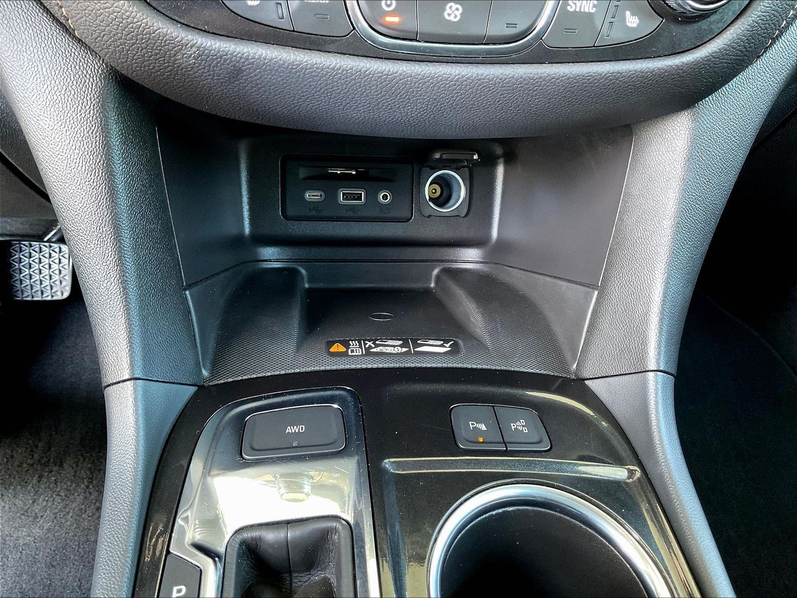 Used 2024 Chevrolet Equinox Premier AWD/4WD image 15
