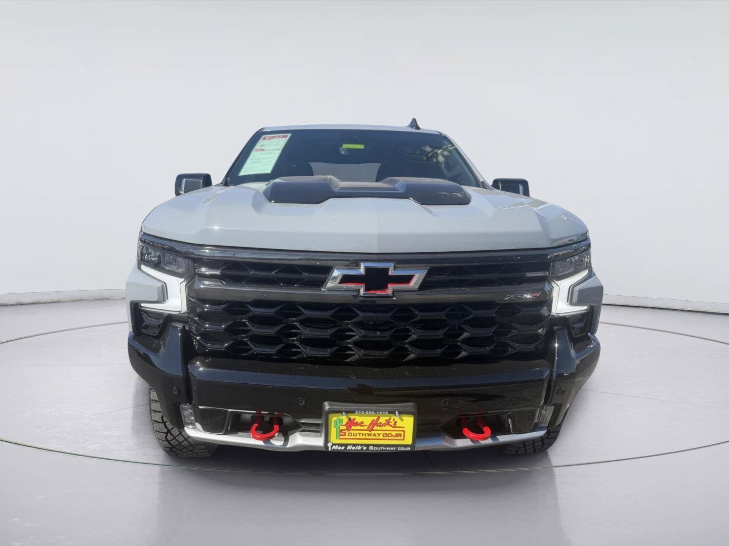 Used 2025 Chevrolet Silverado 1500 ZR2 w/ Technology Package AWD/4WD image 3
