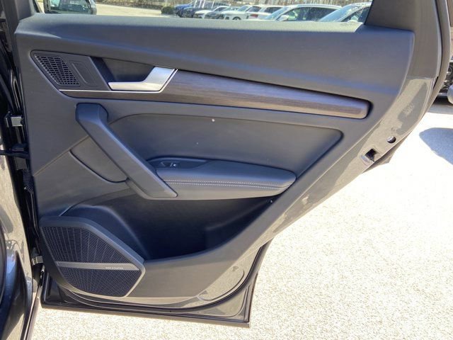 Used 2023 Audi Q5 2.0T Premium Plus w/ Premium Plus Package AWD/4WD image 30