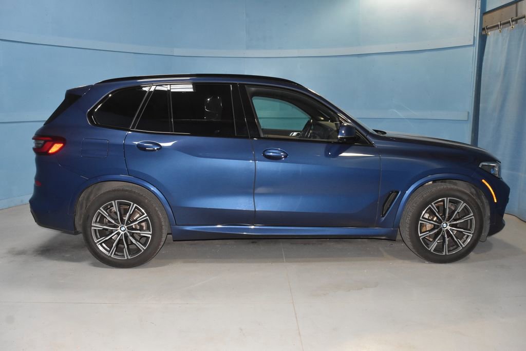 Used 2022 BMW X5 xDrive40i w/ M Sport Package AWD/4WD image 26