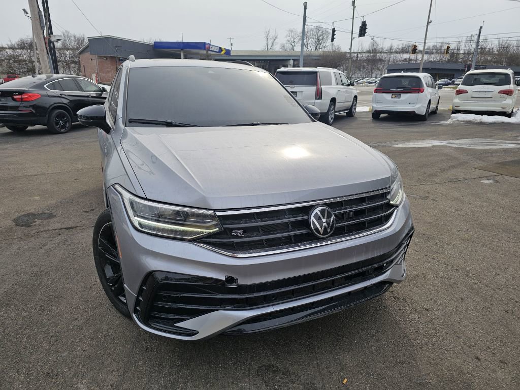 Used 2024 Volkswagen Tiguan SE R-Line