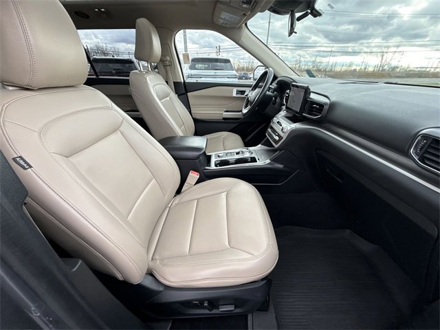 Used 2021 Ford Explorer XLT w/ Equipment Group 202A image 28