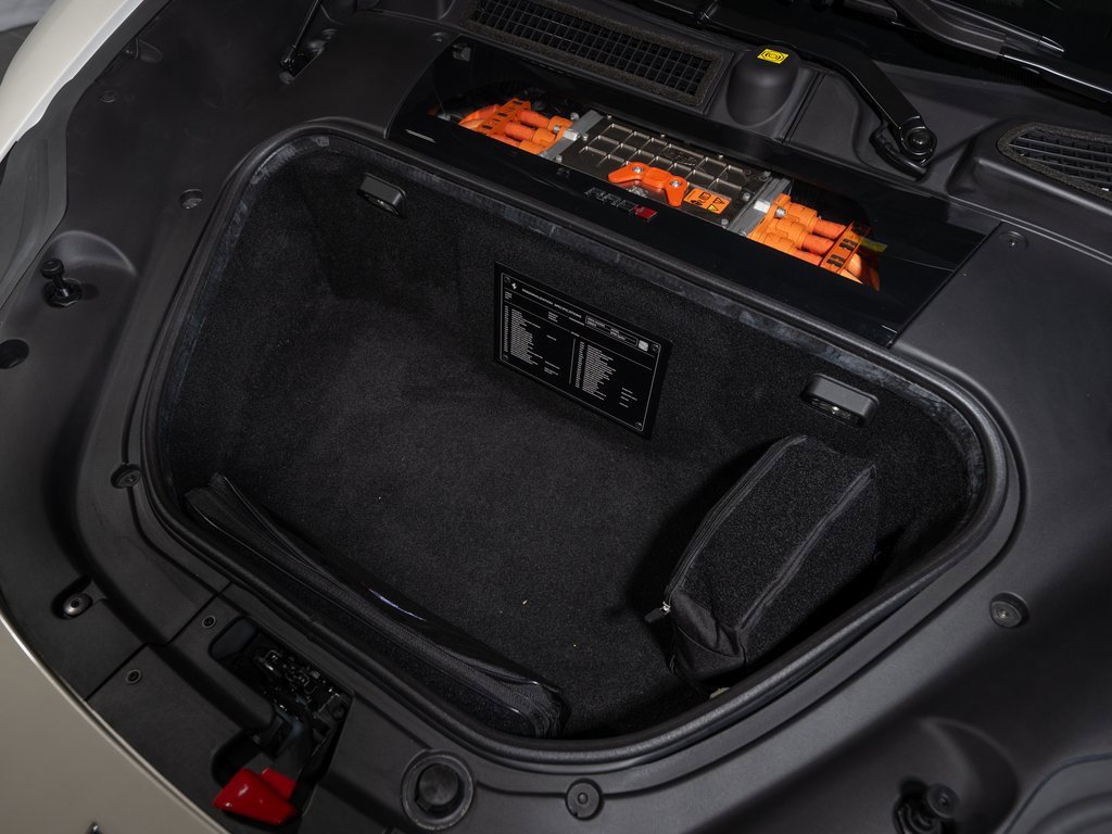 Certified 2023 Ferrari SF90 Spider Base image 35