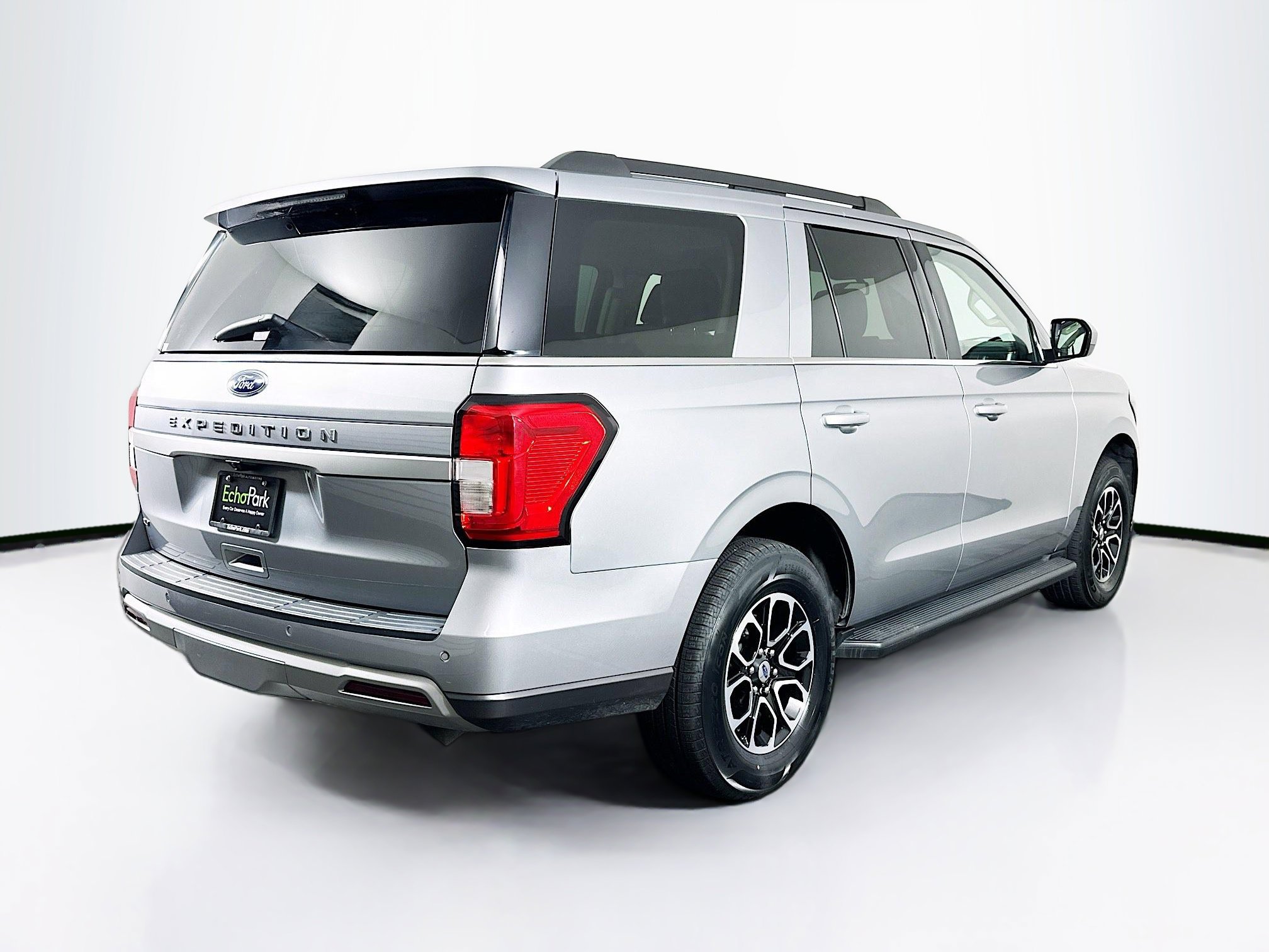 Used 2024 Ford Expedition XLT image 9