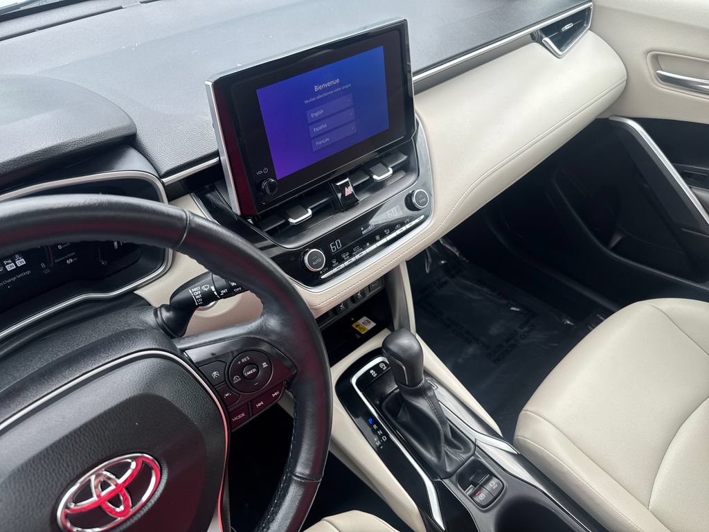 Used 2023 Toyota Corolla Cross XLE w/ Convenience Package AWD/4WD image 23