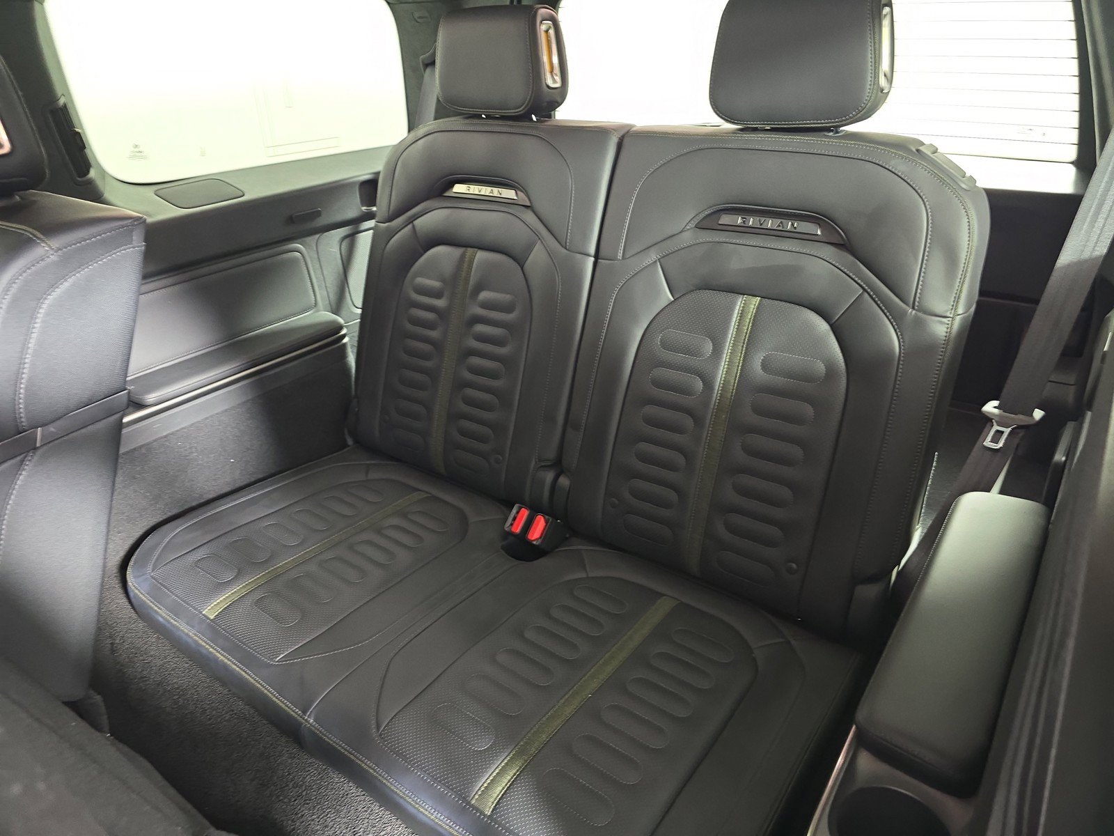 Used 2023 Rivian R1S Adventure AWD/4WD image 22