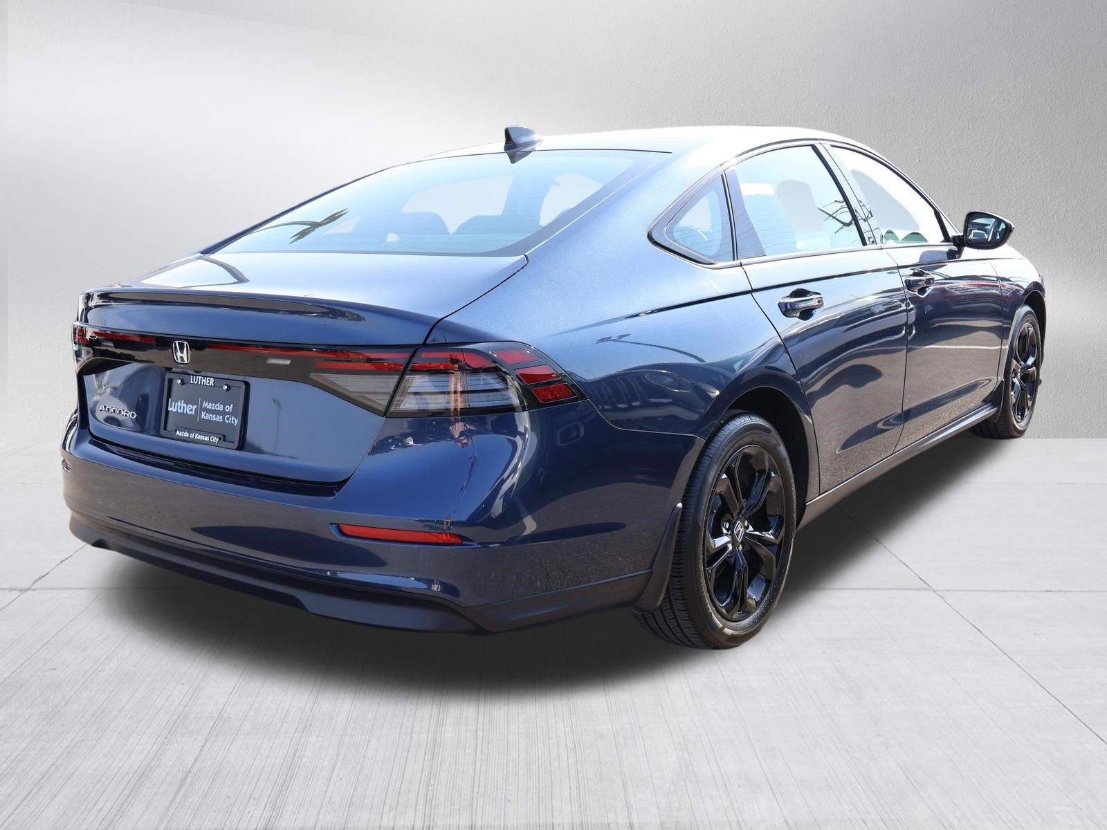Used 2025 Honda Accord SE image 7