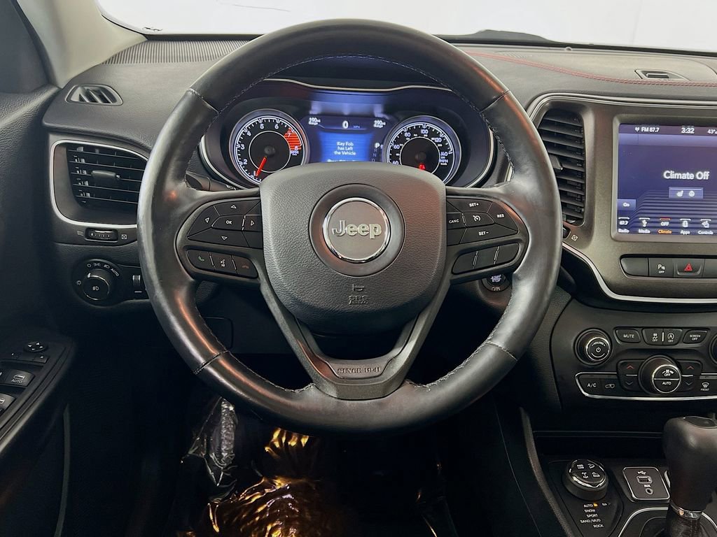 Used 2019 Jeep Cherokee Trailhawk w/ Comfort/Convenience Group image 11