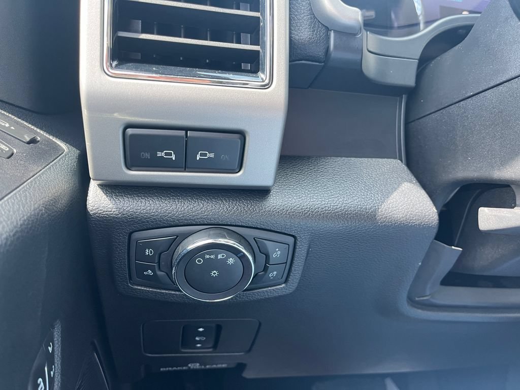 Used 2020 Ford F250 Lariat w/ Chrome Package AWD/4WD image 23