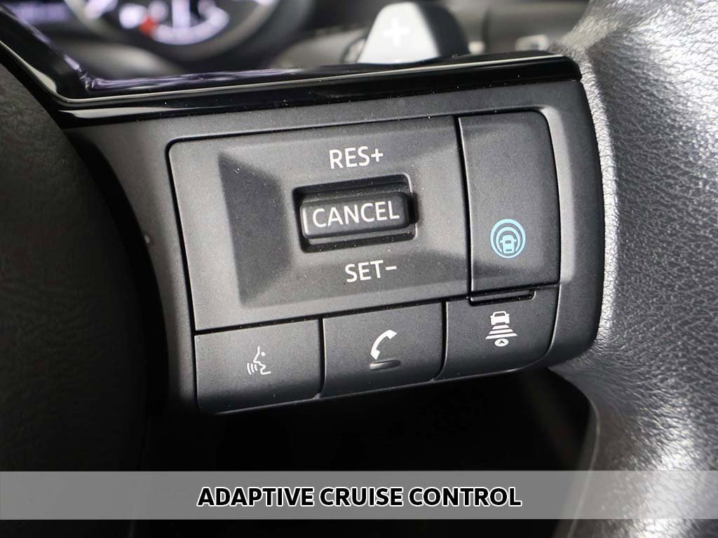 Used 2023 Nissan Rogue SV image 3