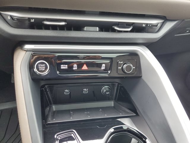 Used 2025 Audi Q5 Premium Plus w/ Premium Plus AWD/4WD image 30