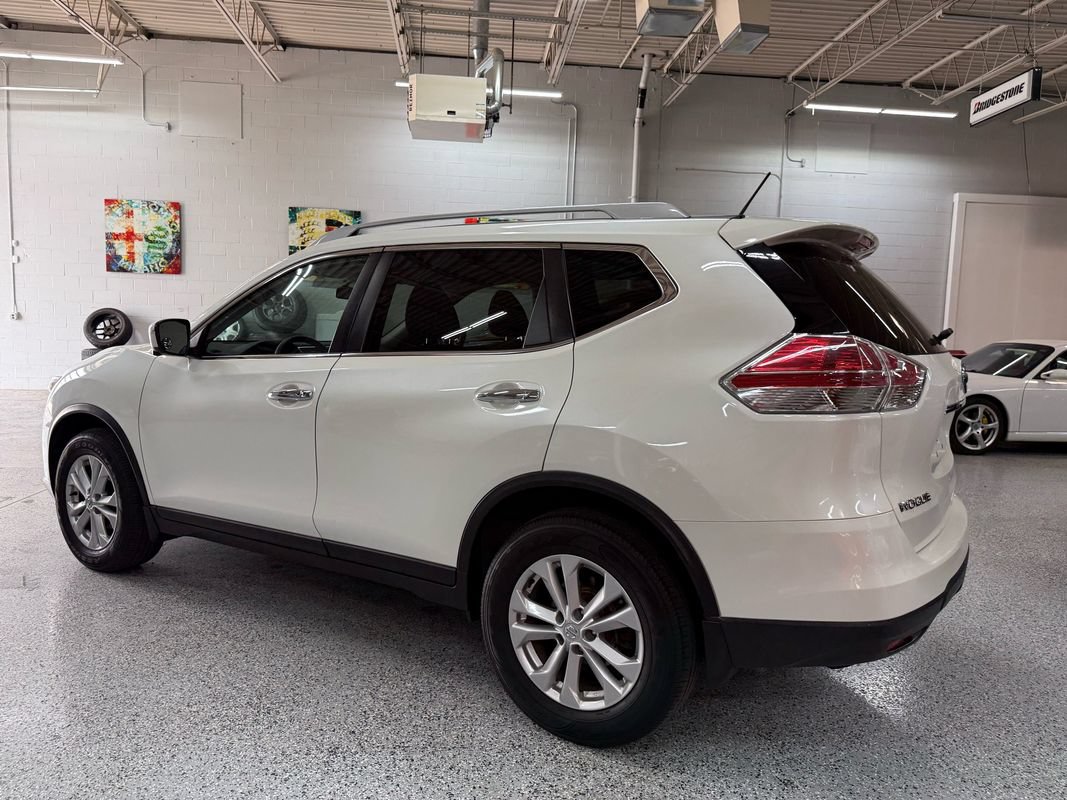 Used 2016 Nissan Rogue SV AWD/4WD image 3