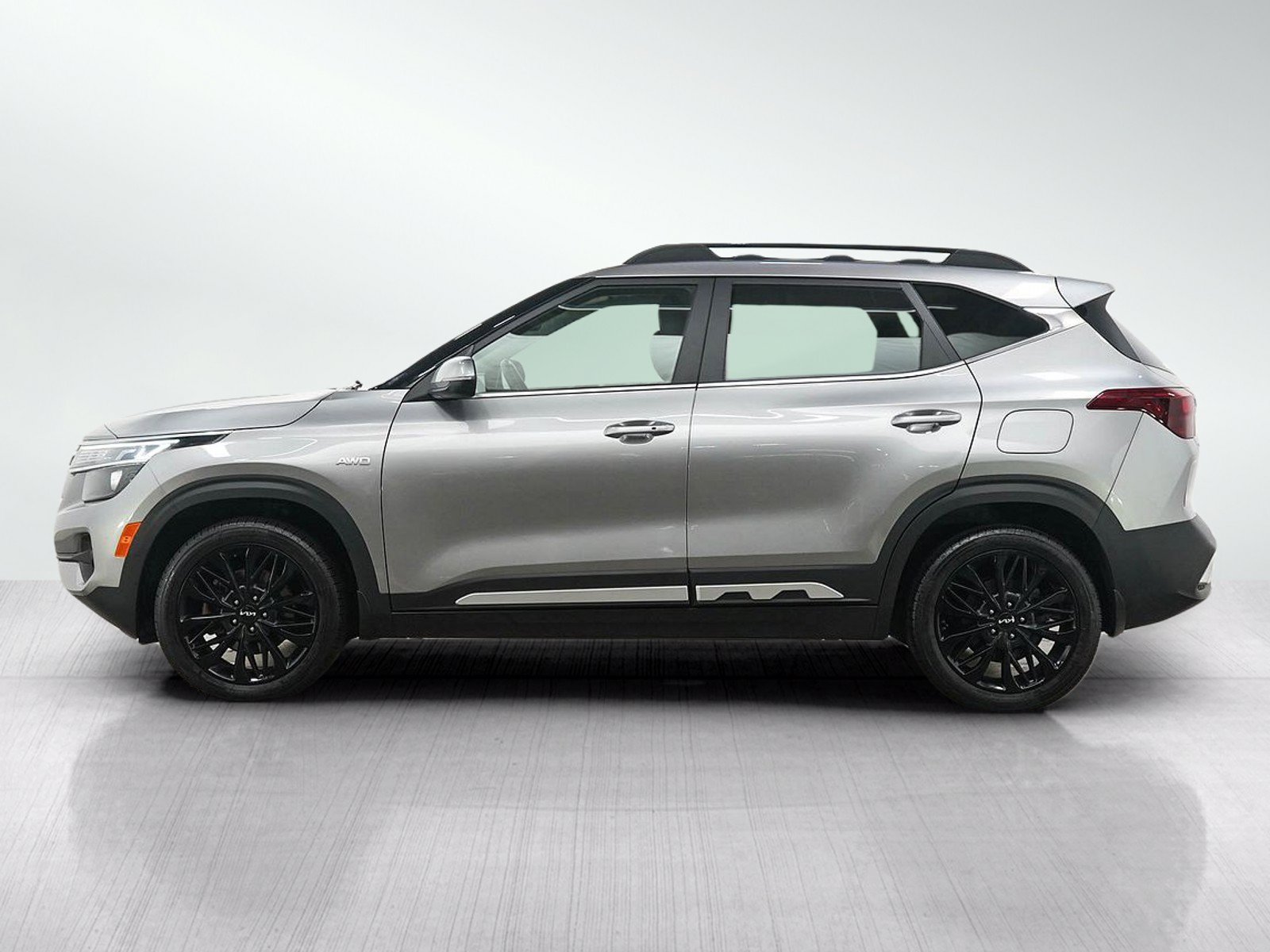 Used 2022 Kia Seltos Nightfall Edition AWD/4WD image 2