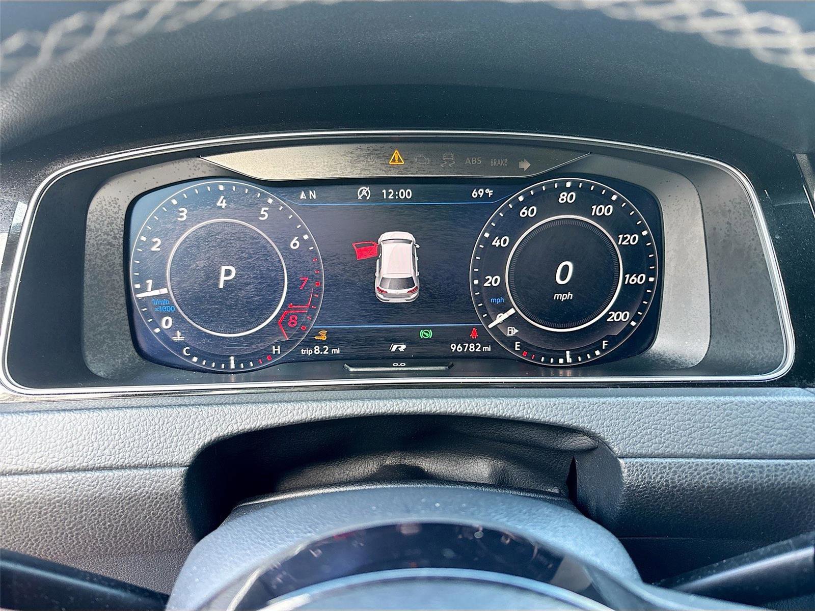 Used 2018 Volkswagen Golf 4-Door image 13