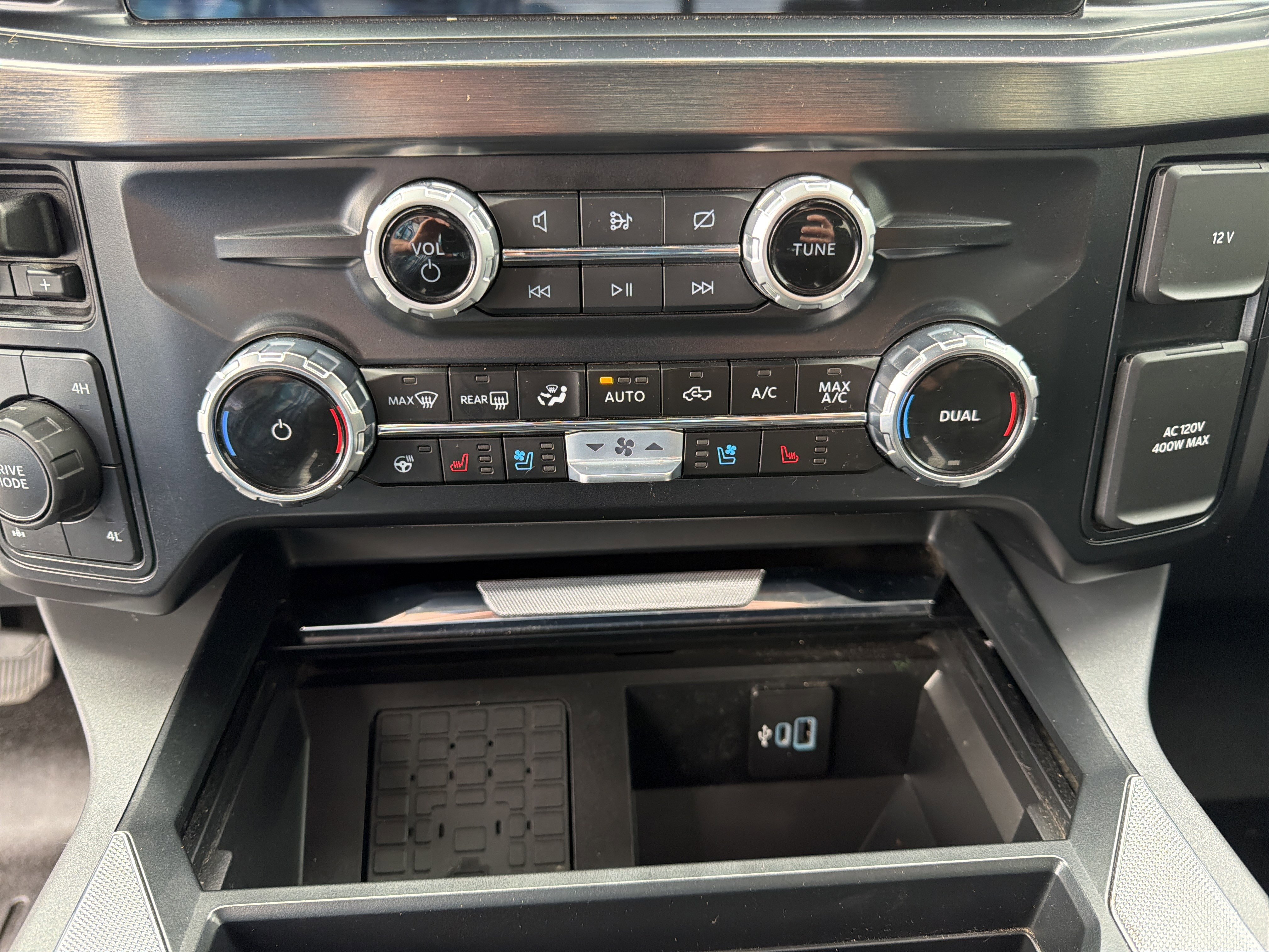 Used 2024 Ford F250 Lariat w/ Lariat Ultimate Package image 51