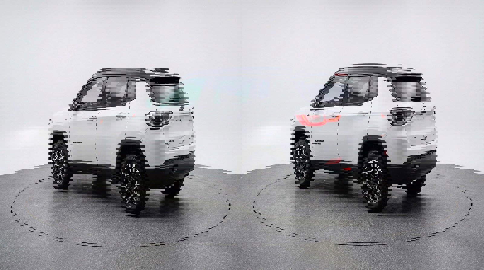 Used 2025 Jeep Compass Trailhawk image 5