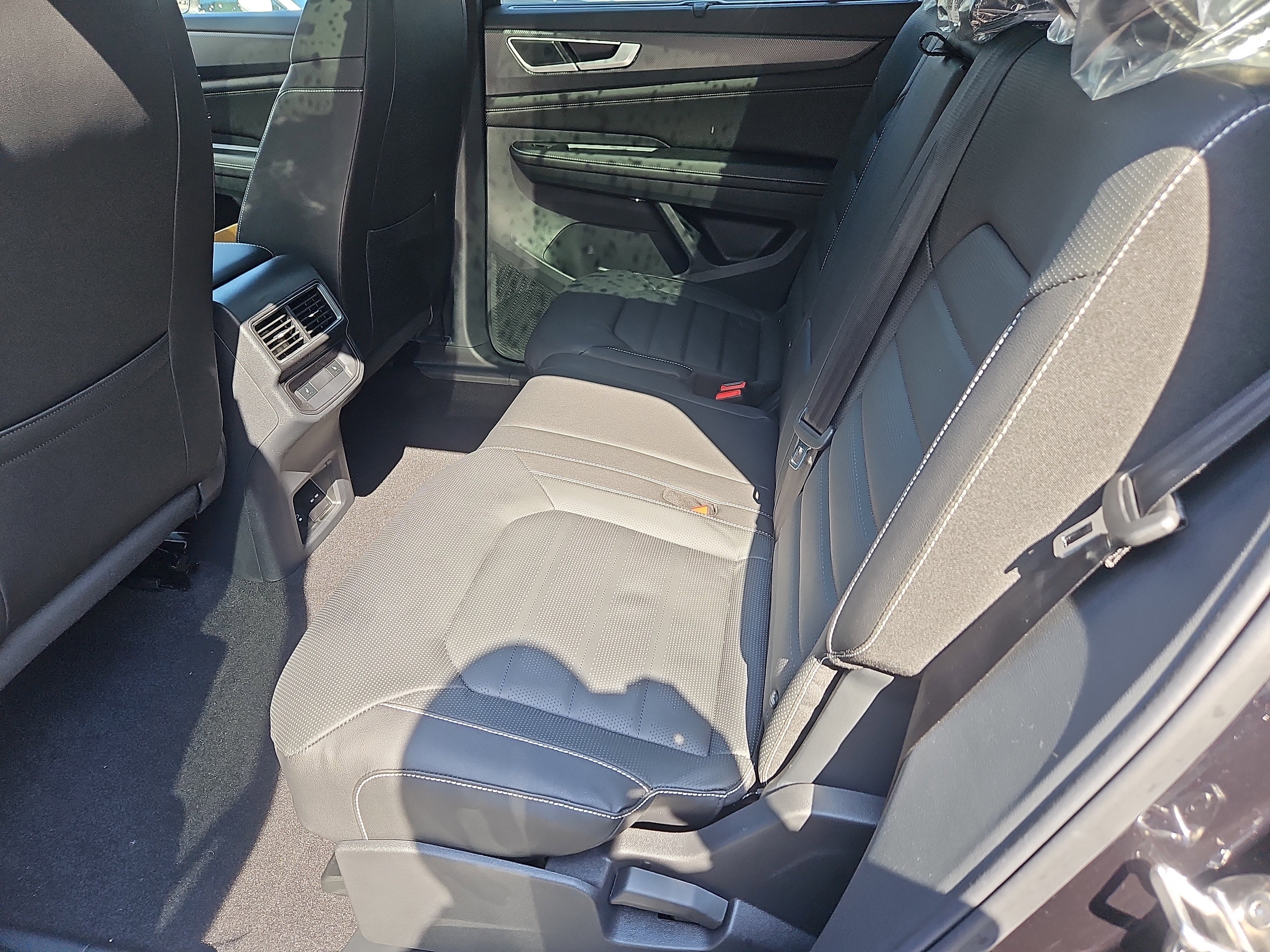 New 2026 Volkswagen Atlas Cross Sport SEL R-Line image 22