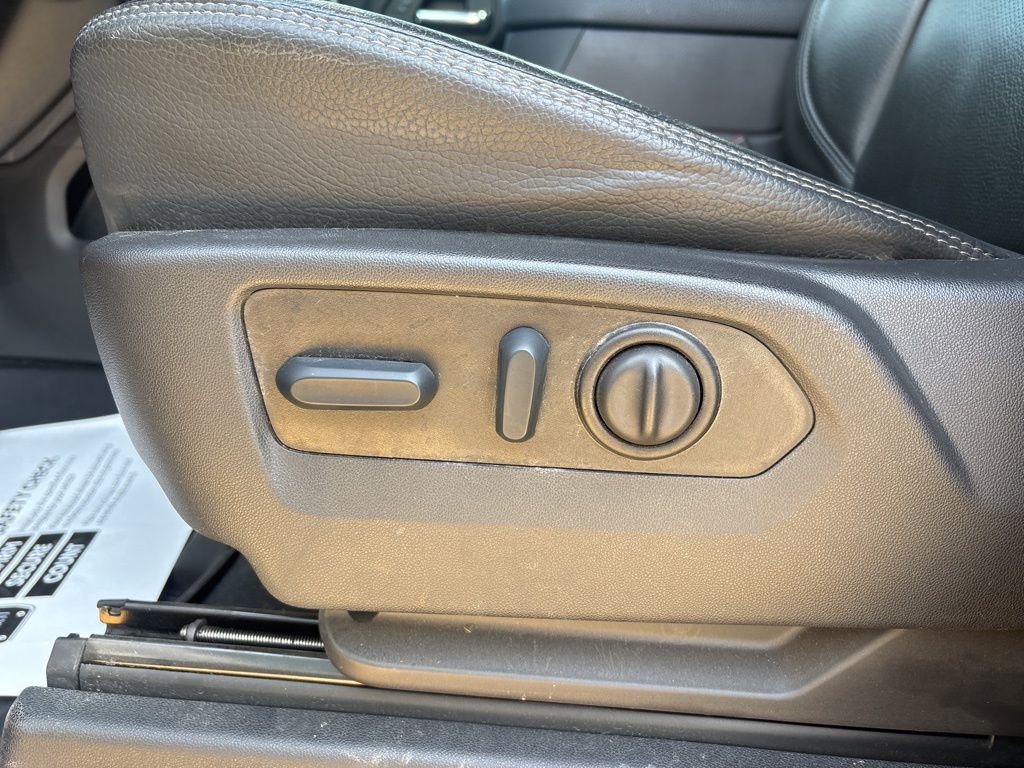 Used 2023 GMC Sierra 2500 Denali w/ Denali Black Diamond Edition image 16