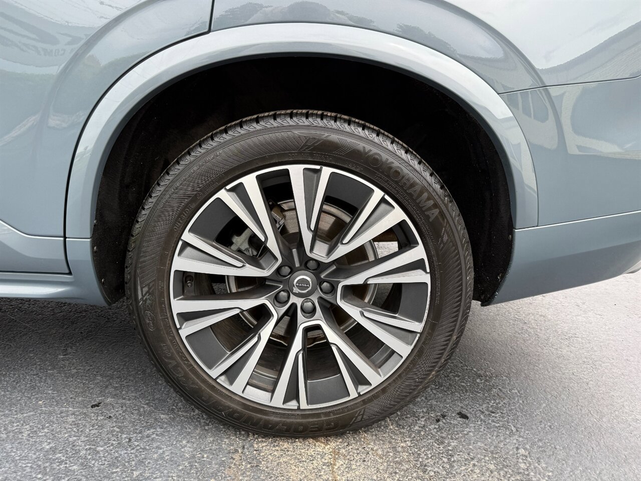 Used 2020 Volvo XC90 T5 Momentum w/ Protection Package Premier AWD/4WD image 30