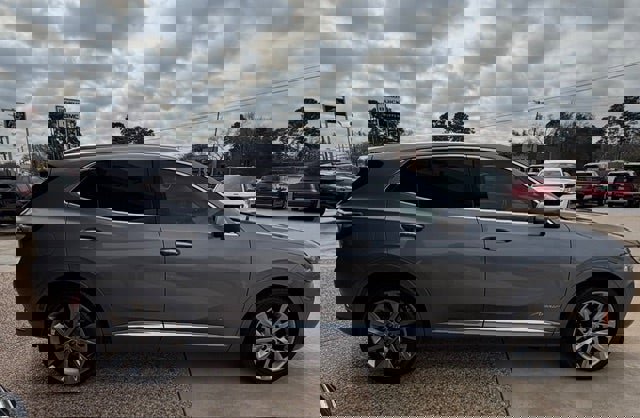 Certified 2022 Buick Envision Avenir w/ Technology Package II image 2