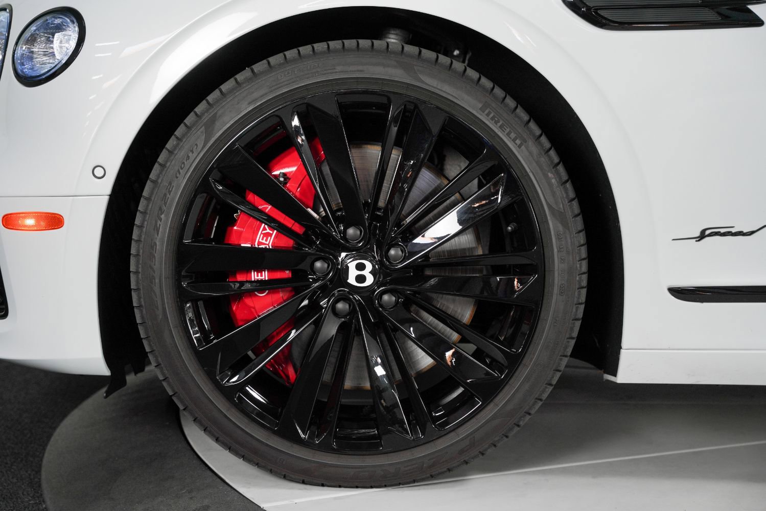 Used 2024 Bentley Flying Spur W12 image 17