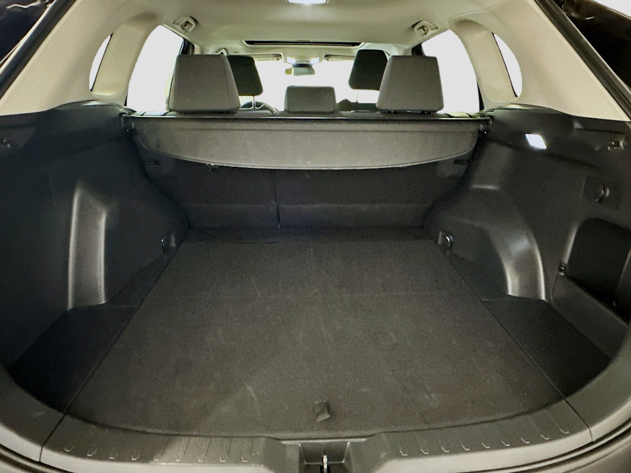 Used 2025 Toyota RAV4 XLE image 31