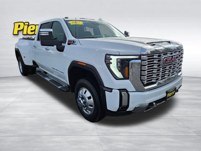 Used 2025 GMC Sierra 3500 Denali image 8