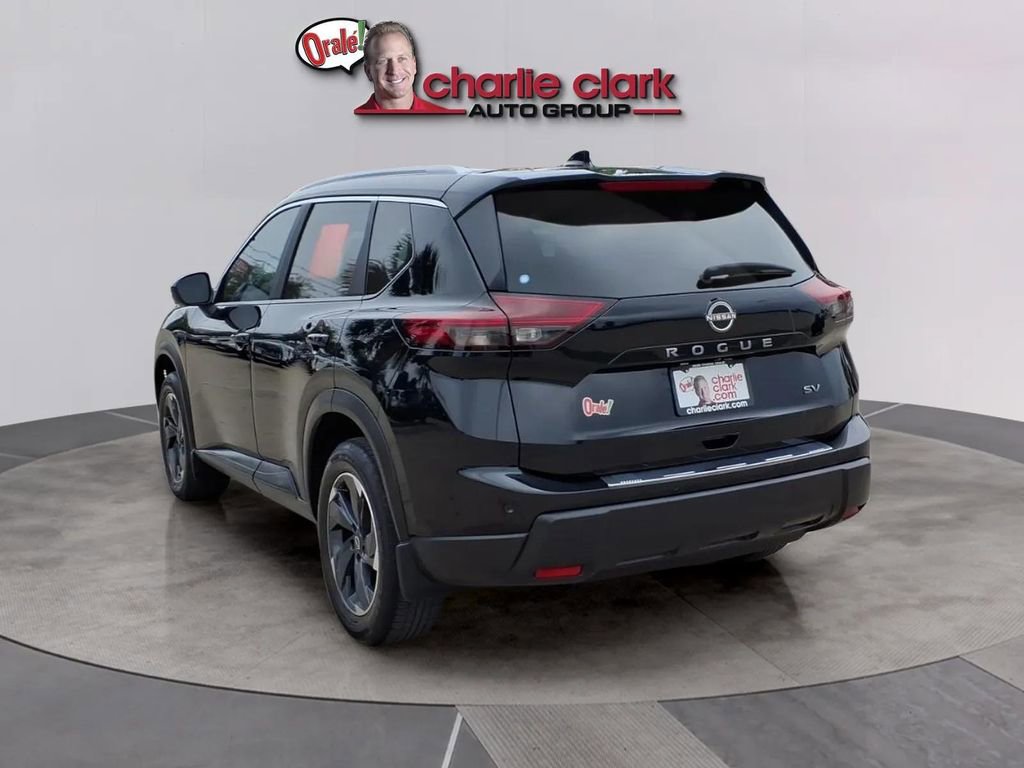 Used 2024 Nissan Rogue SV w/ SV Premium Package FWD image 3