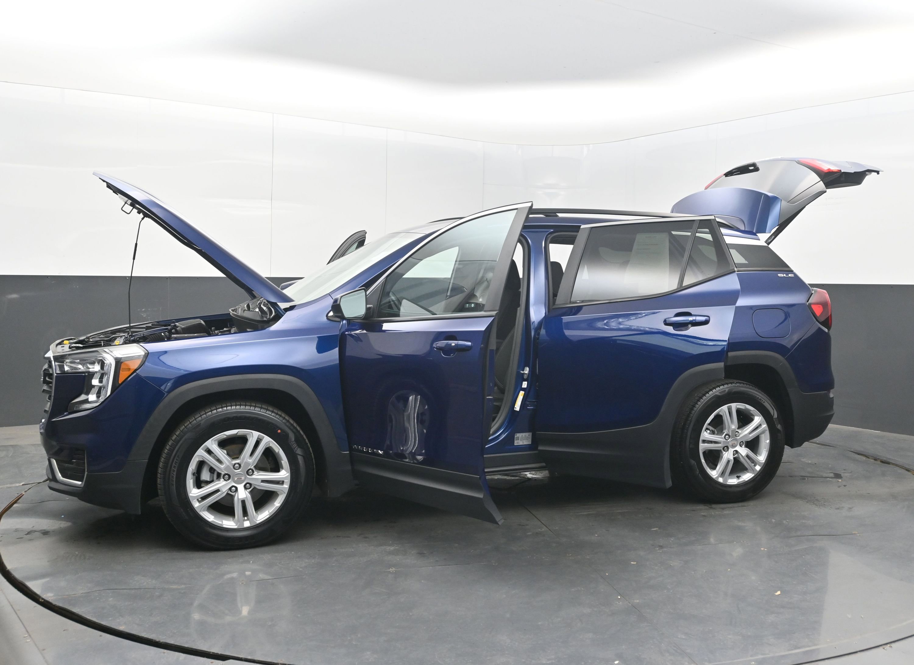 Certified 2022 GMC Terrain SLE w/ Driver Convenience Package FWD image 42