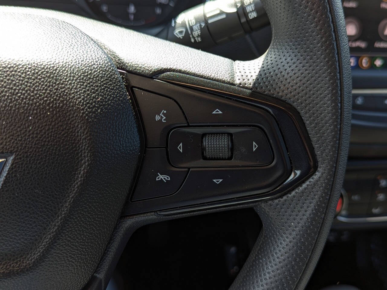 Used 2022 Chevrolet TrailBlazer LT FWD image 25
