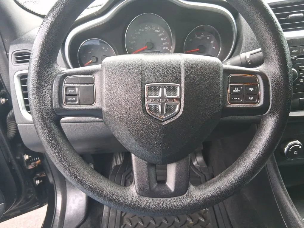 Used 2013 Dodge Avenger SE image 14
