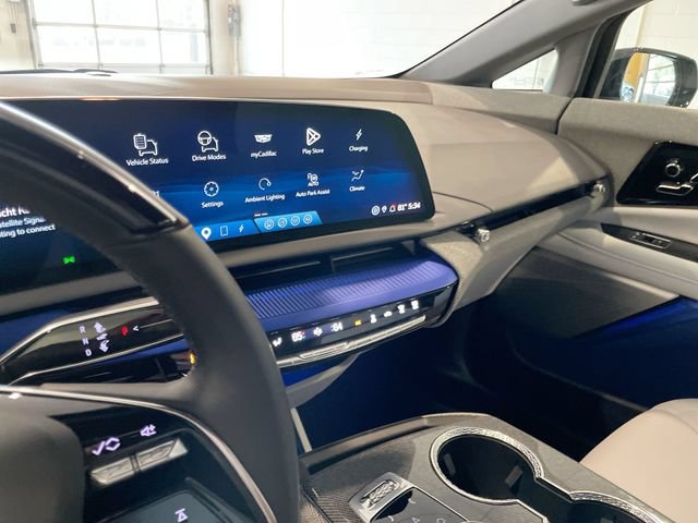 Used 2025 Cadillac Optiq Sport 1 AWD/4WD image 18