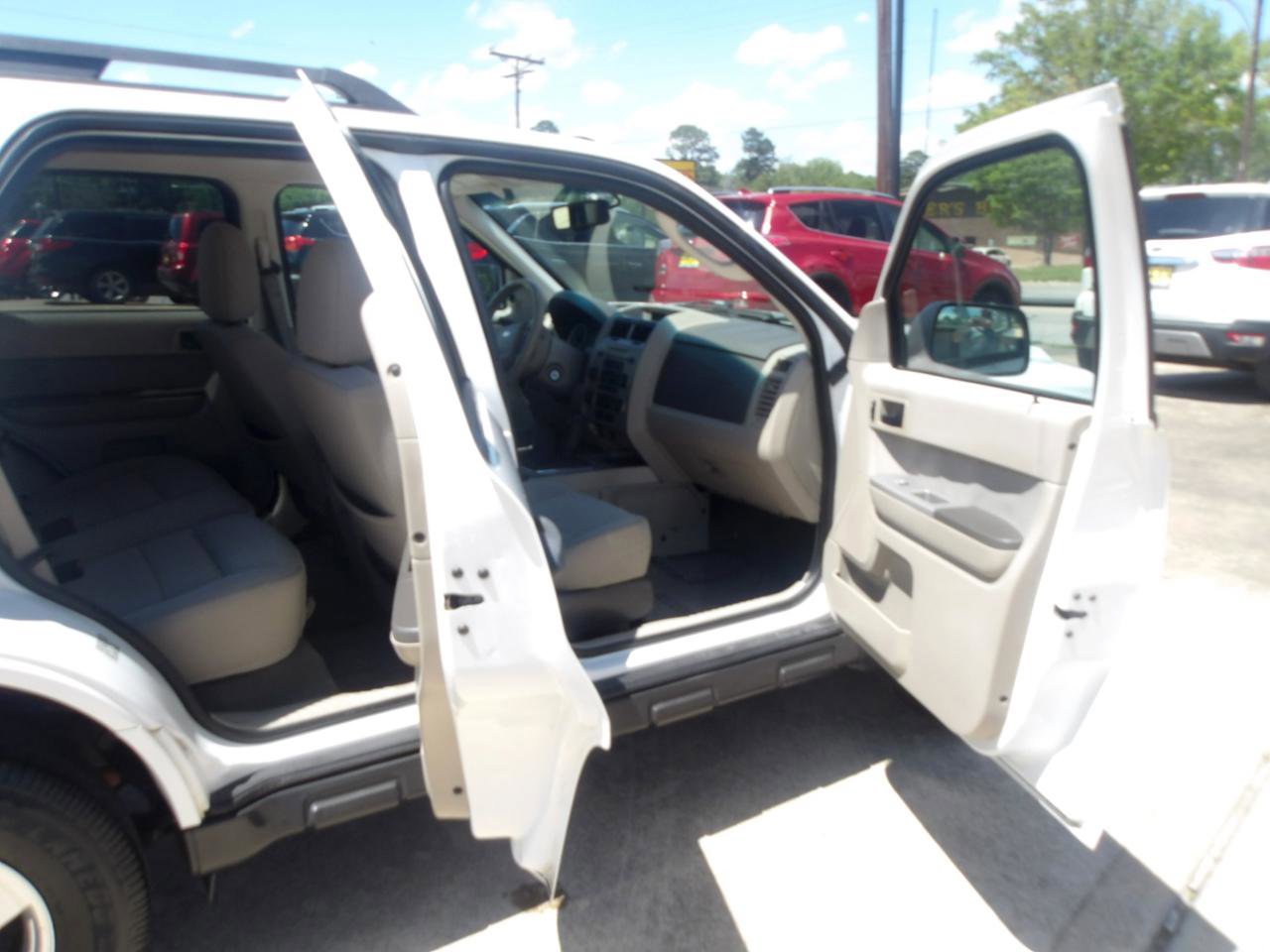 Used 2010 Ford Escape XLT FWD image 6