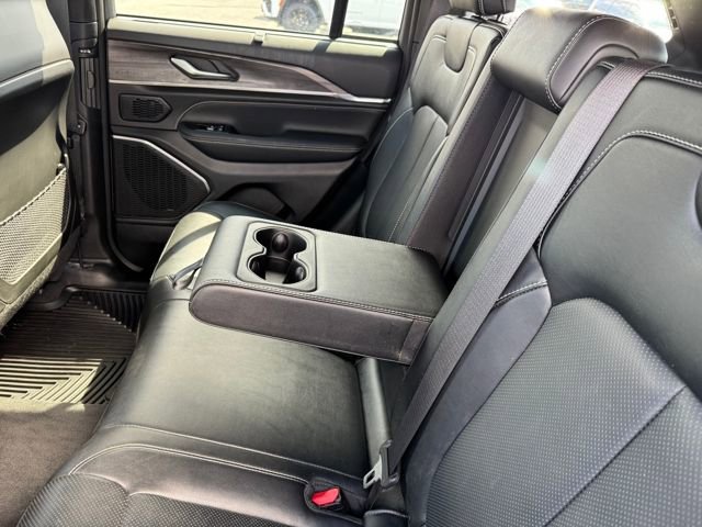 Used 2023 Jeep Grand Cherokee Overland w/ Luxury Tech Group IV image 29