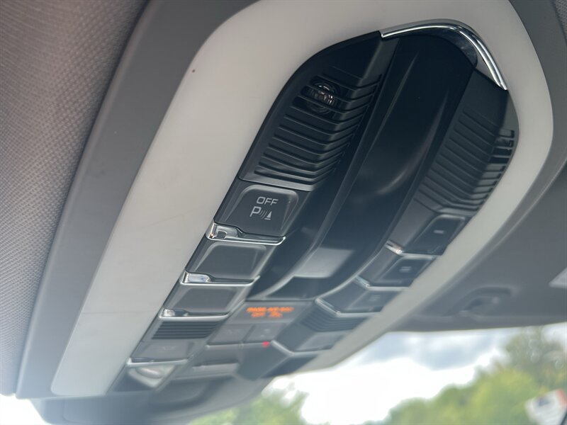 Used 2015 Porsche Panamera image 24