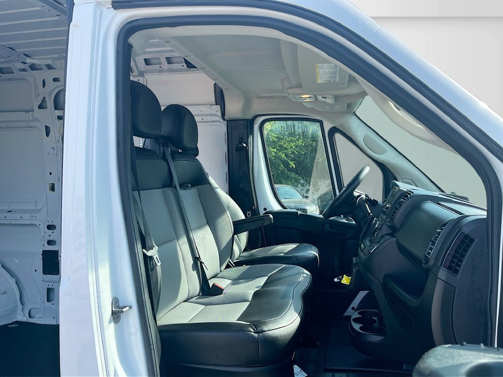 Used 2024 RAM ProMaster 2500 w/ Convenience Group FWD image 24