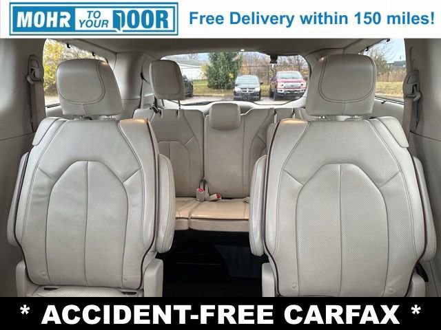 Used 2018 Chrysler Pacifica Limited image 29