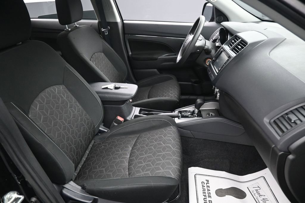 Used 2025 Mitsubishi Outlander Sport ES AWD/4WD image 30