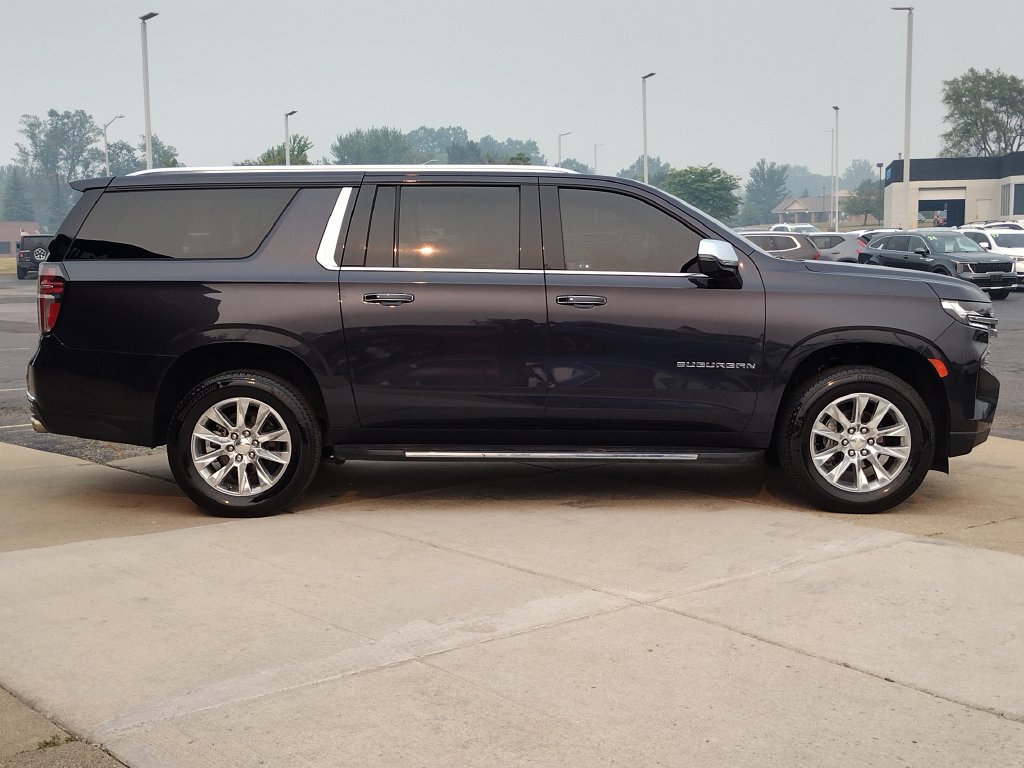 Used 2022 Chevrolet Suburban Premier AWD/4WD image 16