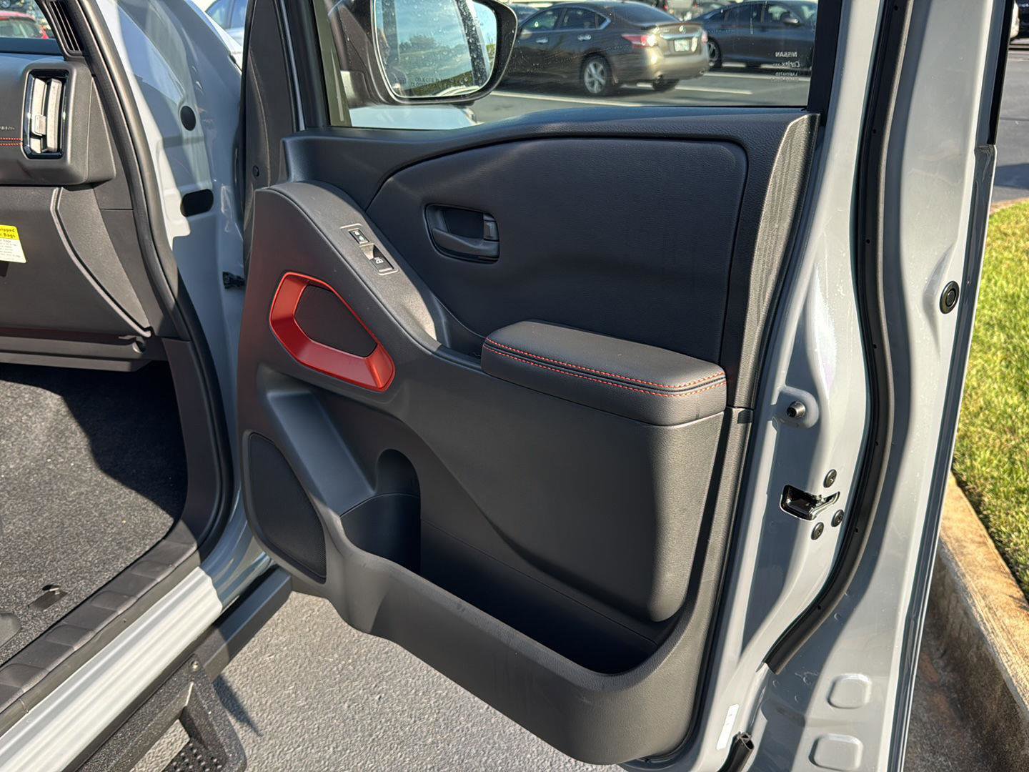 New 2026 Nissan Frontier PRO-4X w/ Pro-4x Convenience Package image 12