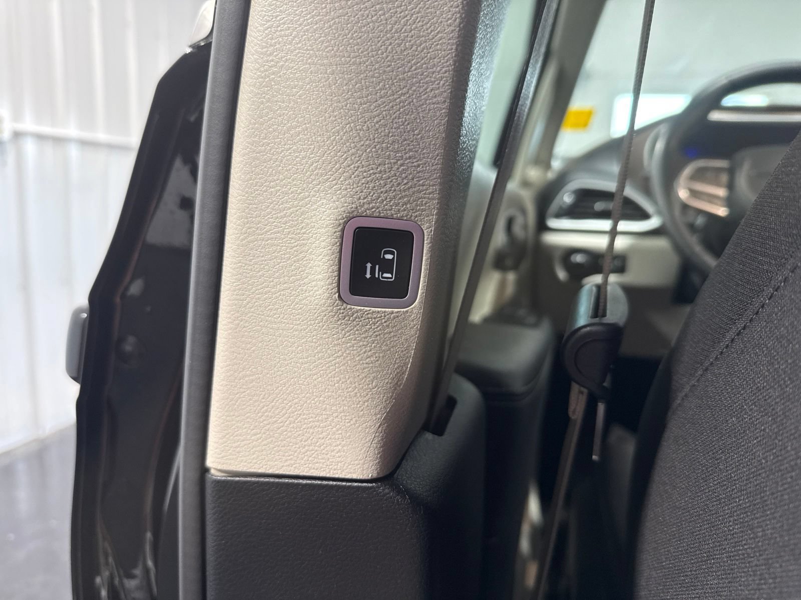 Used 2023 Chrysler Voyager LX FWD image 20