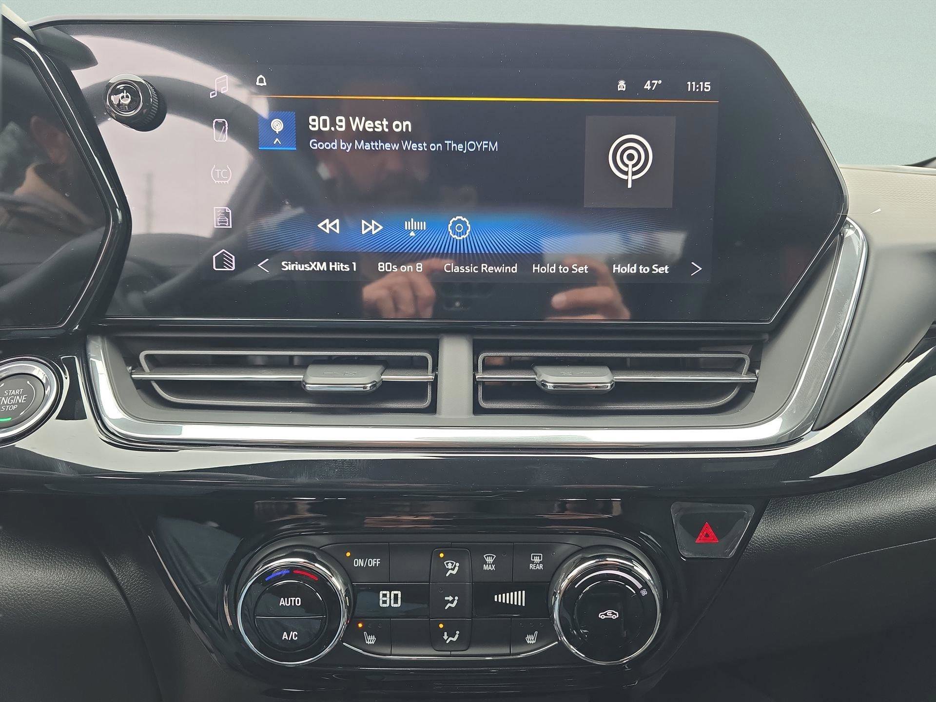 New 2026 Chevrolet Trax RS w/ Sunroof Package image 20