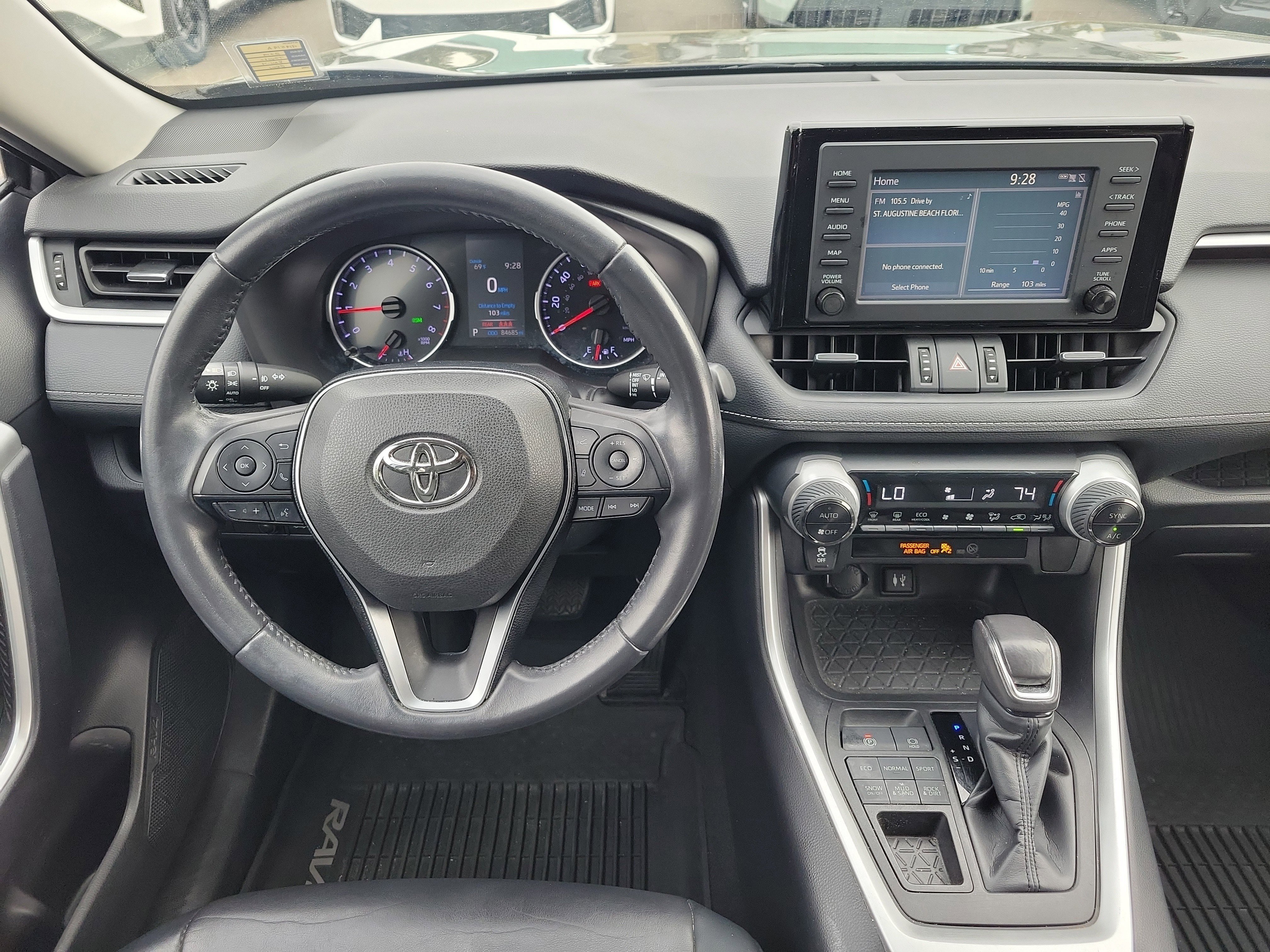 Used 2019 Toyota RAV4 XLE Premium image 19