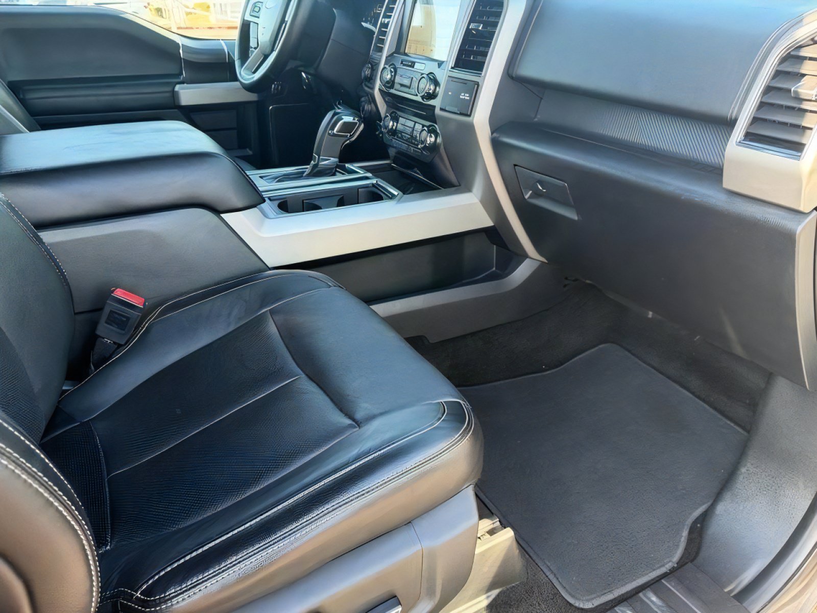 Used 2018 Ford F150 Lariat AWD/4WD image 12