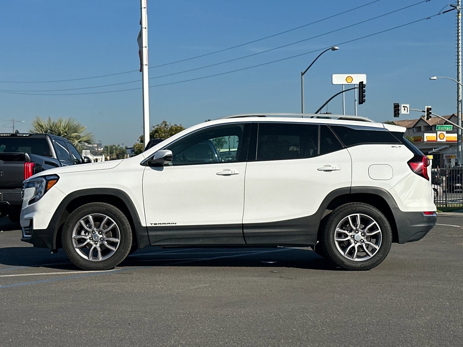 Used 2024 GMC Terrain SLT video 2