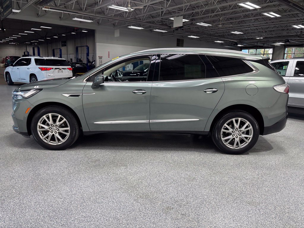 Used 2023 Buick Enclave Essence w/ Experience Buick Package AWD/4WD image 4