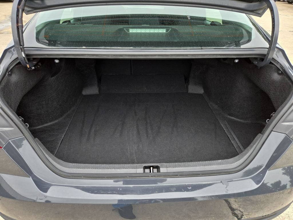Used 2025 Toyota Camry LE FWD image 28