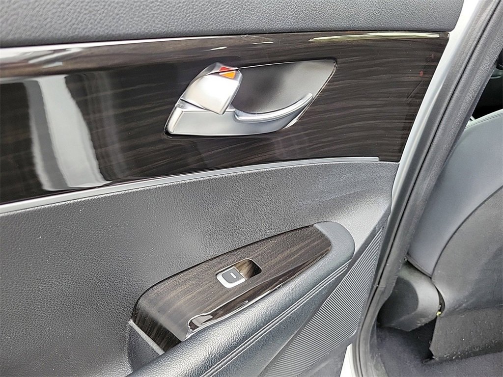 Used 2019 Kia Sorento L image 14