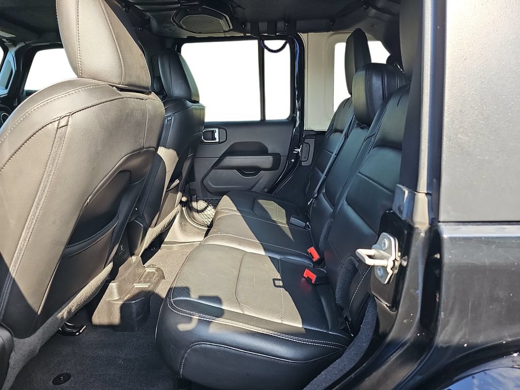 Used 2019 Jeep Wrangler Unlimited Sahara w/ Uconnect 4C Nav & Sound Group AWD/4WD image 14